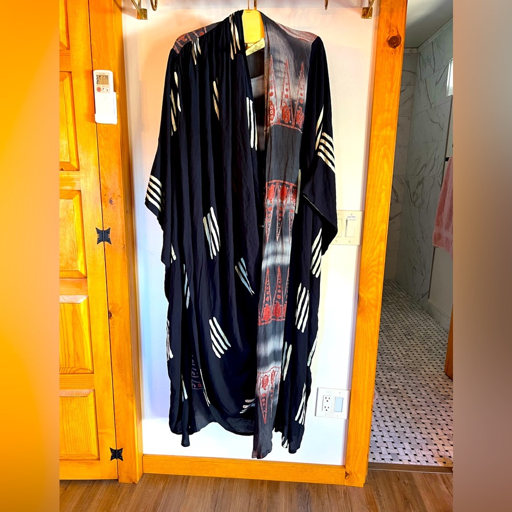 VINTAGE DEADSTOCK KUSNADI CAFTAN RAYON DRAPED BOHO ART TO WEAR OS